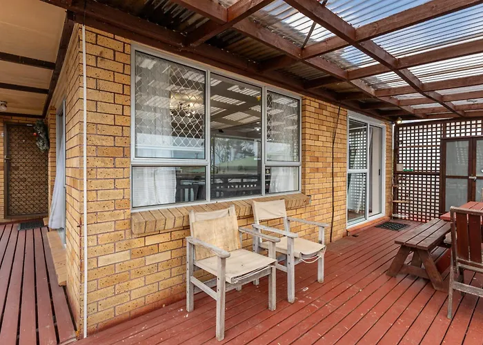 Homespun Unit With Deck, Air-Con And Parking