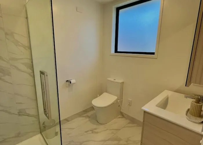 Delightful 1 Bed 1 Bath Suite
