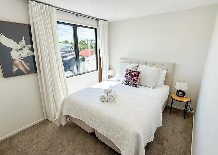 Brand New Luxury 3 Bed 3 Bath Haven 8 Min To Cbd