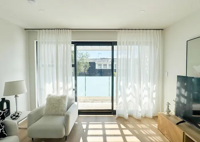 Brand New Luxury 3 Bed 3 Bath Haven 8 Min To Cbd