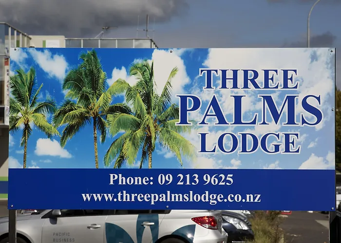 Three Palms Lodge